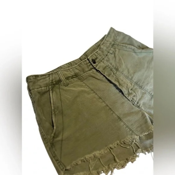FREE PEOPLE - Raw and Patched Standoff Denim Shorts Moss Green Size 12 - Picture 5 of 8